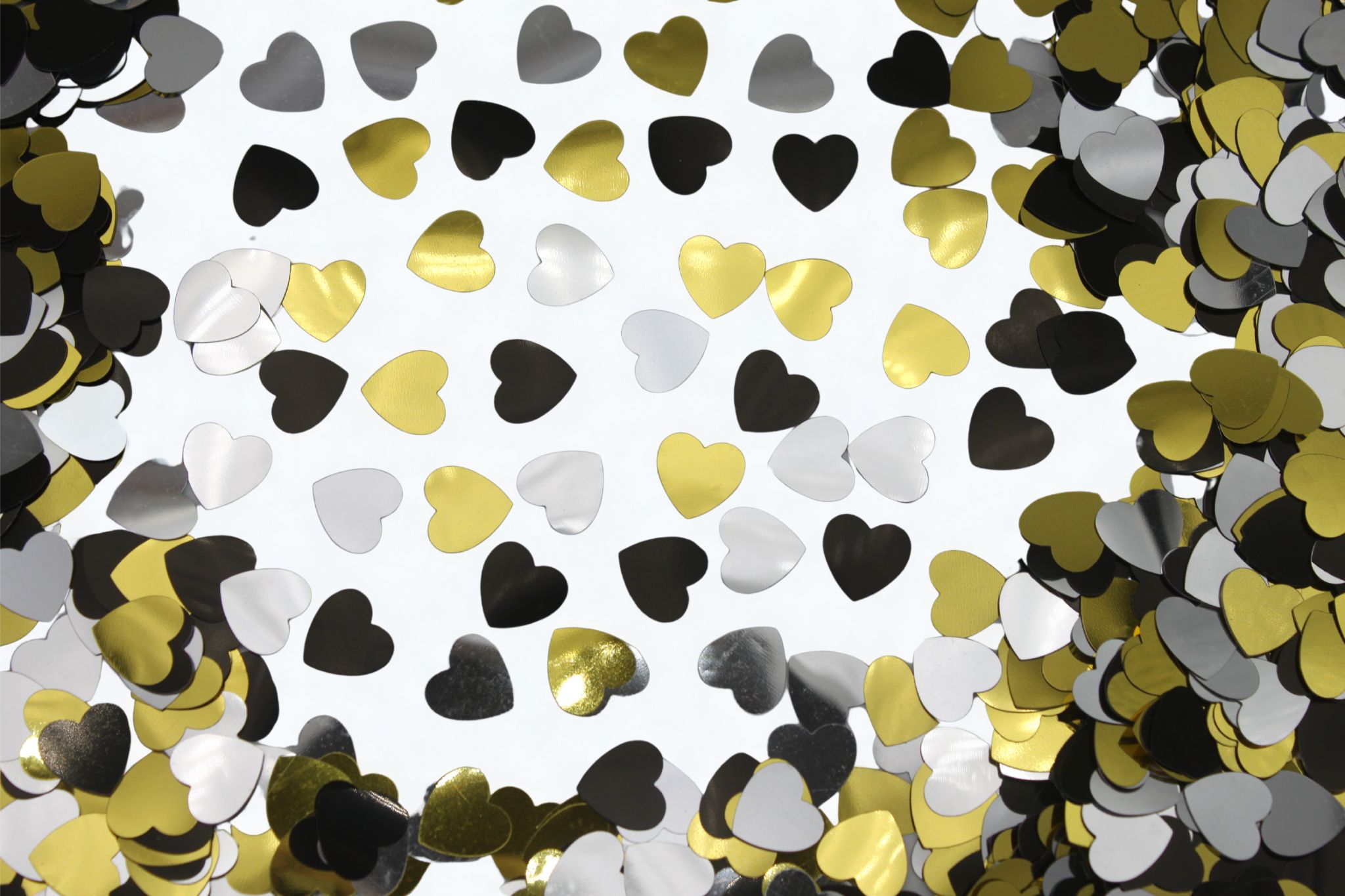 Black and Gold Heart Shaped Confetti (1 LB)
